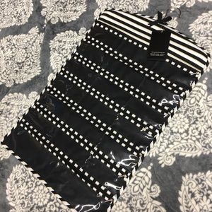 NWT Zip Jewelry Hanger w/Hanging Hook